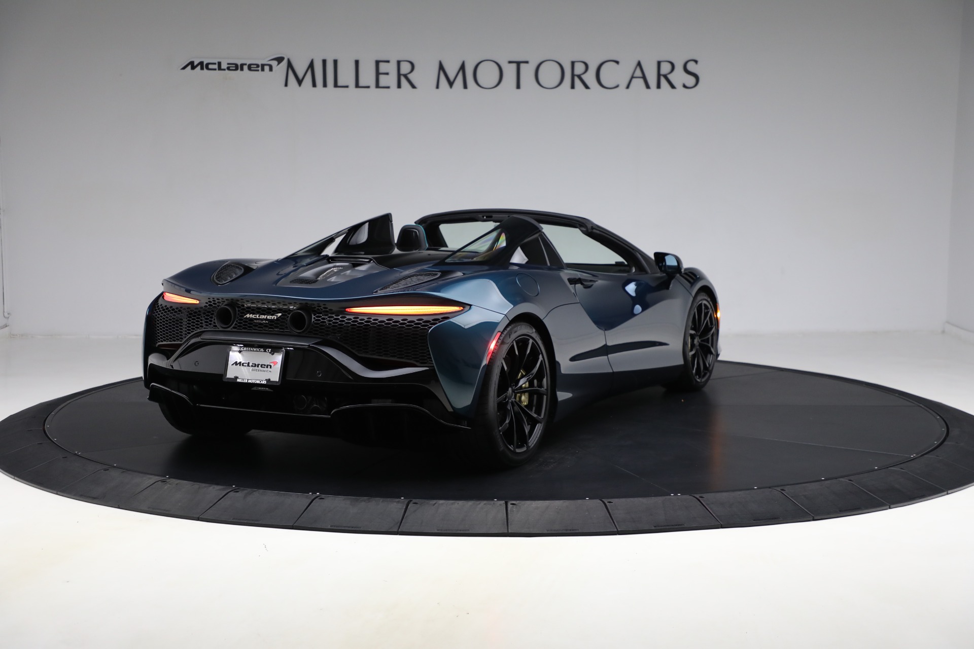 New-2025-McLaren-Artura-Spider